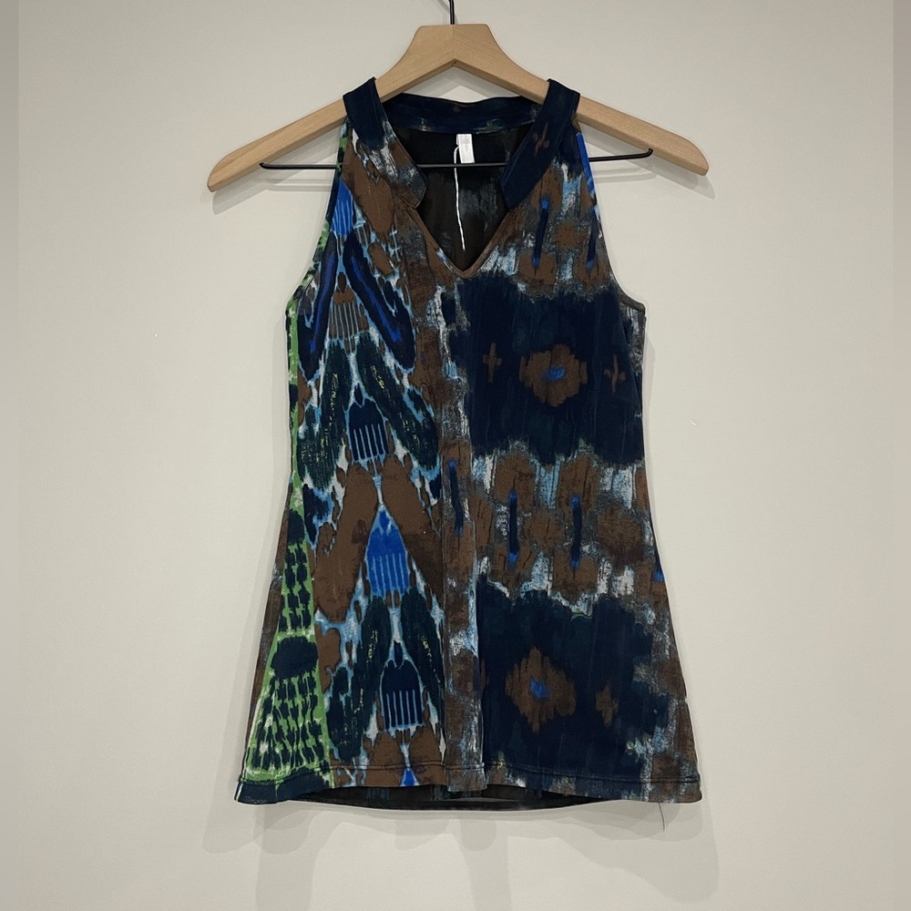 Morrissey Y2K Abstract V neck sleeveless top